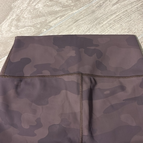 Alo Yoga High-waist Vapor Legging In Coco Camouflage - Picture 4 of 5